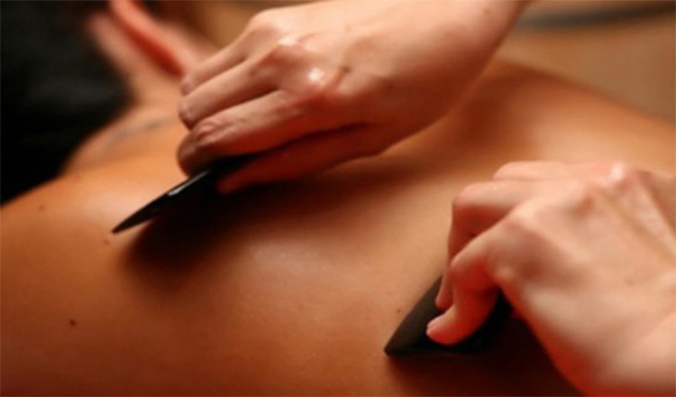 воздействие на тело скребками - гуаша